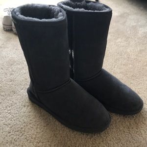 Grey Bearpaw Winter Boots